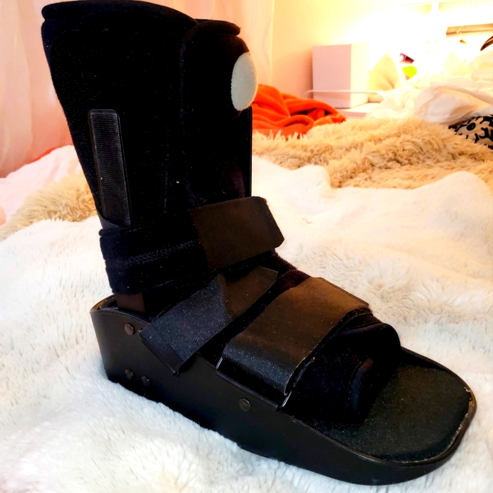 Handicap/Sprained Ankle Boot
